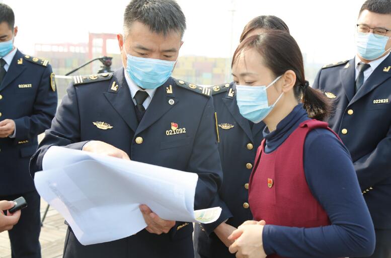 2022年11月16日，天津市級機關工委聯合市社科聯組織專家走進北疆海事局，舉辦“黨的 二十大精神進機關下基層”專題輔導。