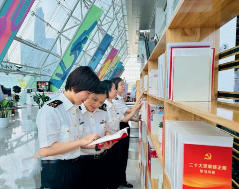 深圳海關所屬沙頭角海關開展學習貫徹習近平新時代中國特色社會主義思想主題教育。