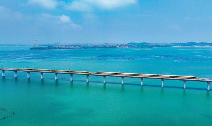 國鐵集團CR450新型動車組進行性能試驗。