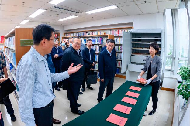 2023年5月4日，中聯部機關團委與信息編研室在圖書館舉辦部領導班子讀書班特別活動暨“我與部長同讀書”活動。