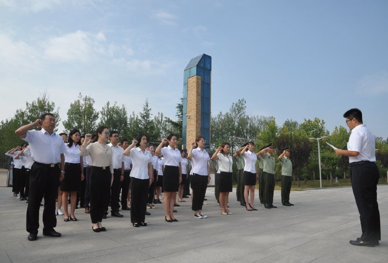 黨紀學習教育期間，廣電總局監管中心二九二臺圍繞強化黨員紀律意識和黨性修養，開展 “國旗下的演講”主題黨日。