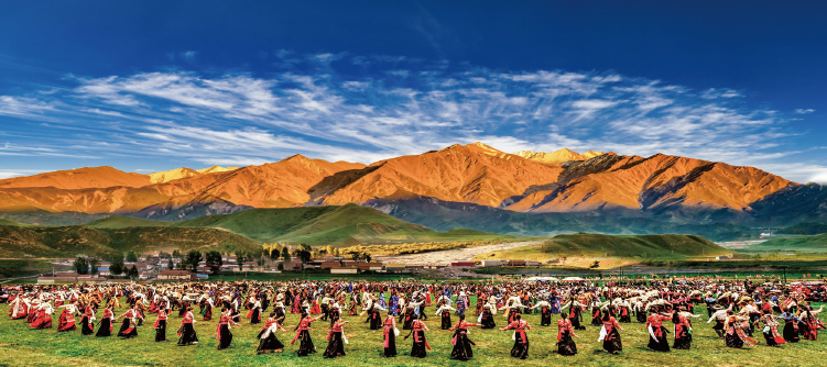 2023年8月，青海省直機關在海南州貴德縣基層聯系點開展民族團結進步創建活動。