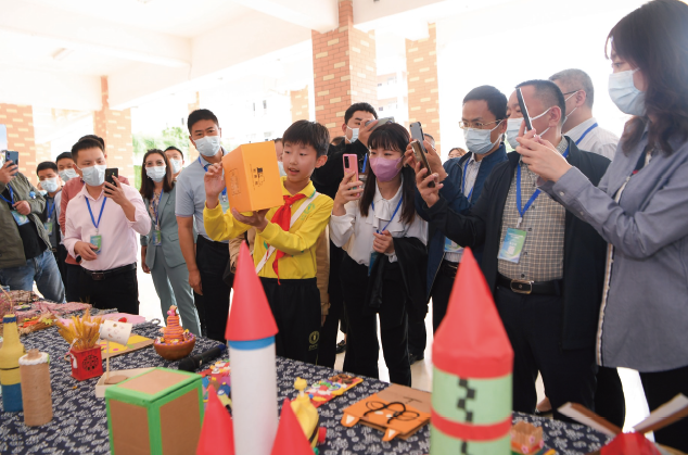 2023年5月22日至28日，全國城市生活垃圾分類宣傳周期間，舉辦“小手拉大手”生活垃 圾分類知識宣講活動。