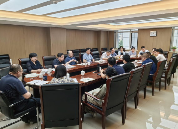 2024年5月30日，中央統戰部二局黨支部以加強和改進調查研究為主題，舉辦 青年干部“石榴籽”論壇。