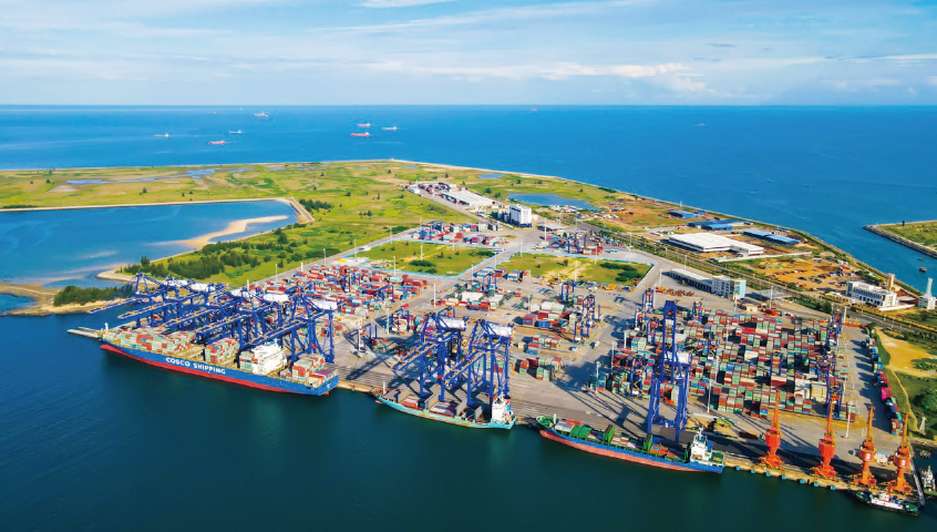 海南自由貿易港建設蓬勃興起，高質量發展態勢日益顯現。圖 為洋浦國際集裝箱碼頭。