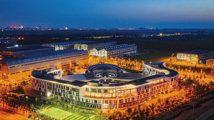 進一步全面深化經濟體制改革，必須緊緊圍繞高質量發展這個首要任務，不斷塑造發 展新動能新優勢。圖為2024年8月3日，在安徽省合肥市航拍的國家大科學裝置—聚變 堆主機關鍵系統綜合研究設施園區。