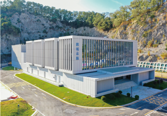 “鵬城云腦Ⅱ”人工智能大科學裝置。