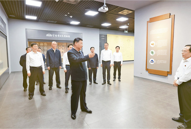 2024年9月10日，中共中央總書記、國家主席、中央軍委主席習近平在前往甘肅考察途中，來到陜西省寶雞市參觀寶雞青銅器博物院。 新華社記者 王曄/攝